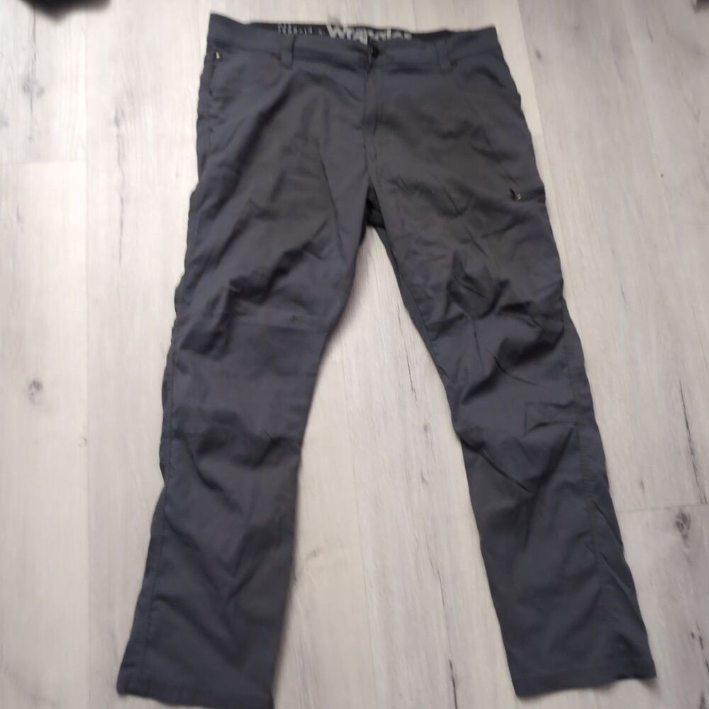 Wrangler ATG Pants Men's Size 40 All Terrain Gear Cargo Hiking Slight Stretch